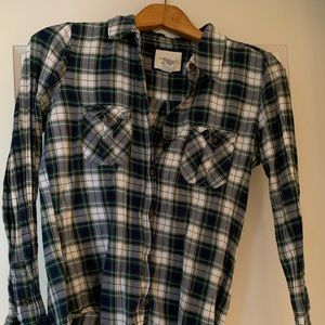 Lightweight plaid shirt